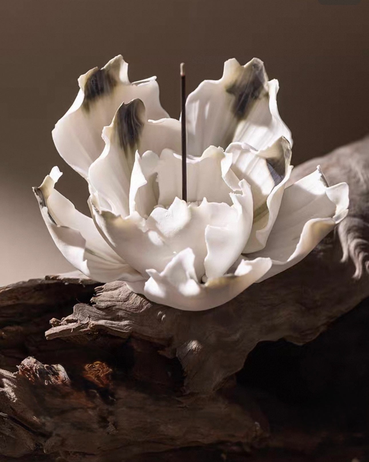 Handcrafted Jingdezhen Ceramic Flower Incense Holder – A Sculptural Expression of Zen Elegance