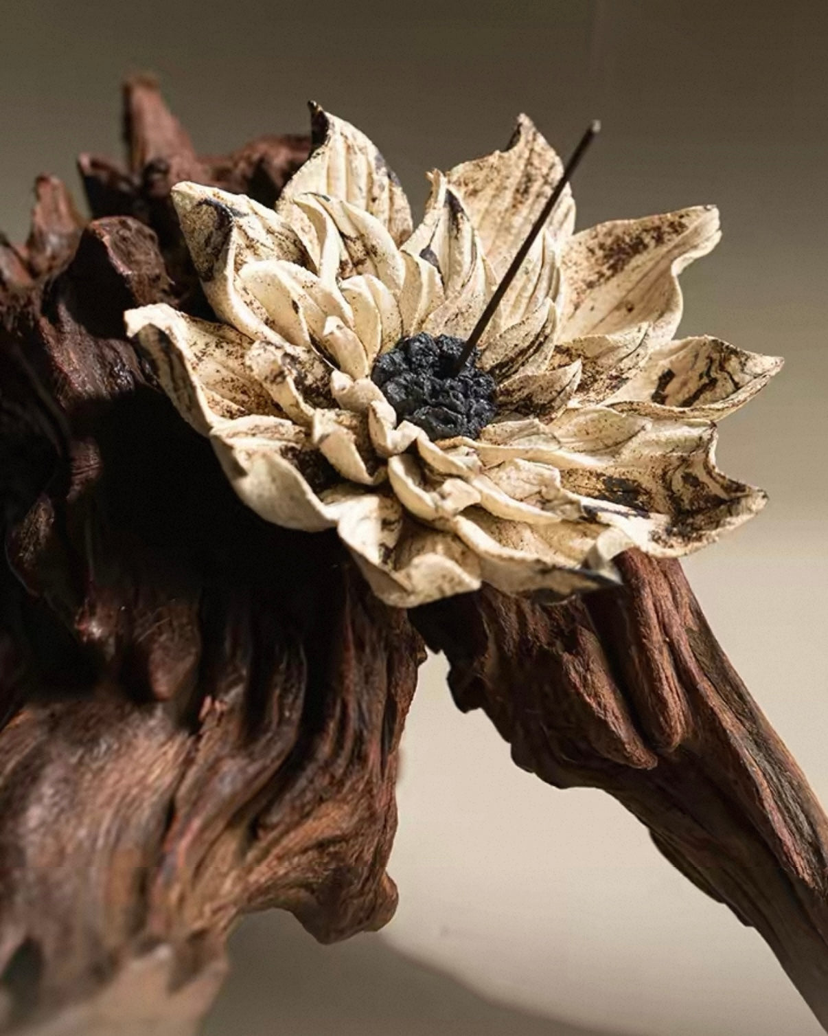 Handcrafted Lotus Fortune Incense Holder – A Symbol of Prosperity and Serenity