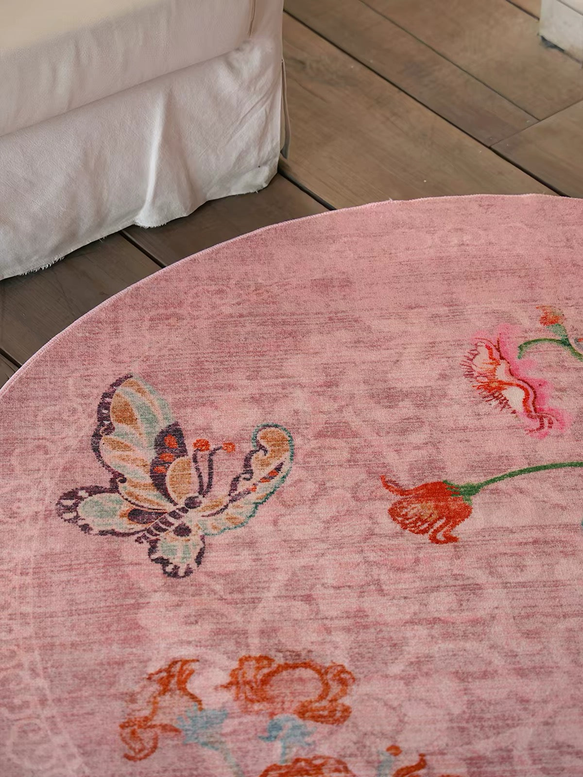 Vintage Butterfly and Blossom Round Rug – A Romantic Bloom of Timeless Elegance