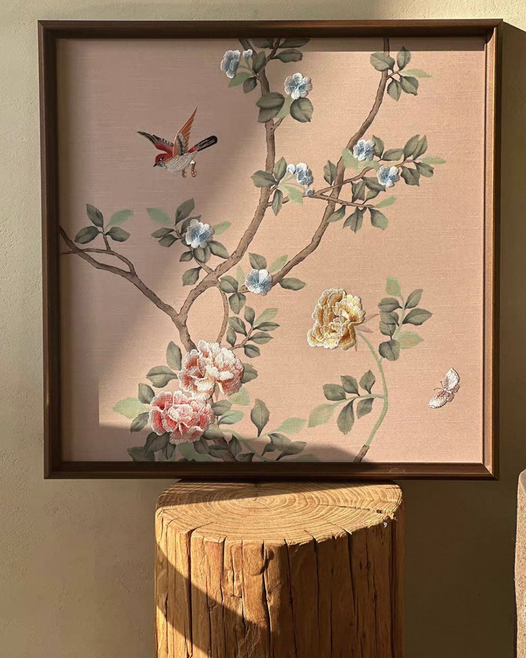 "Flowers and Birds of Prosperity" Embroidered Wall Art – A Timeless Blessing of Fortune and Elegance