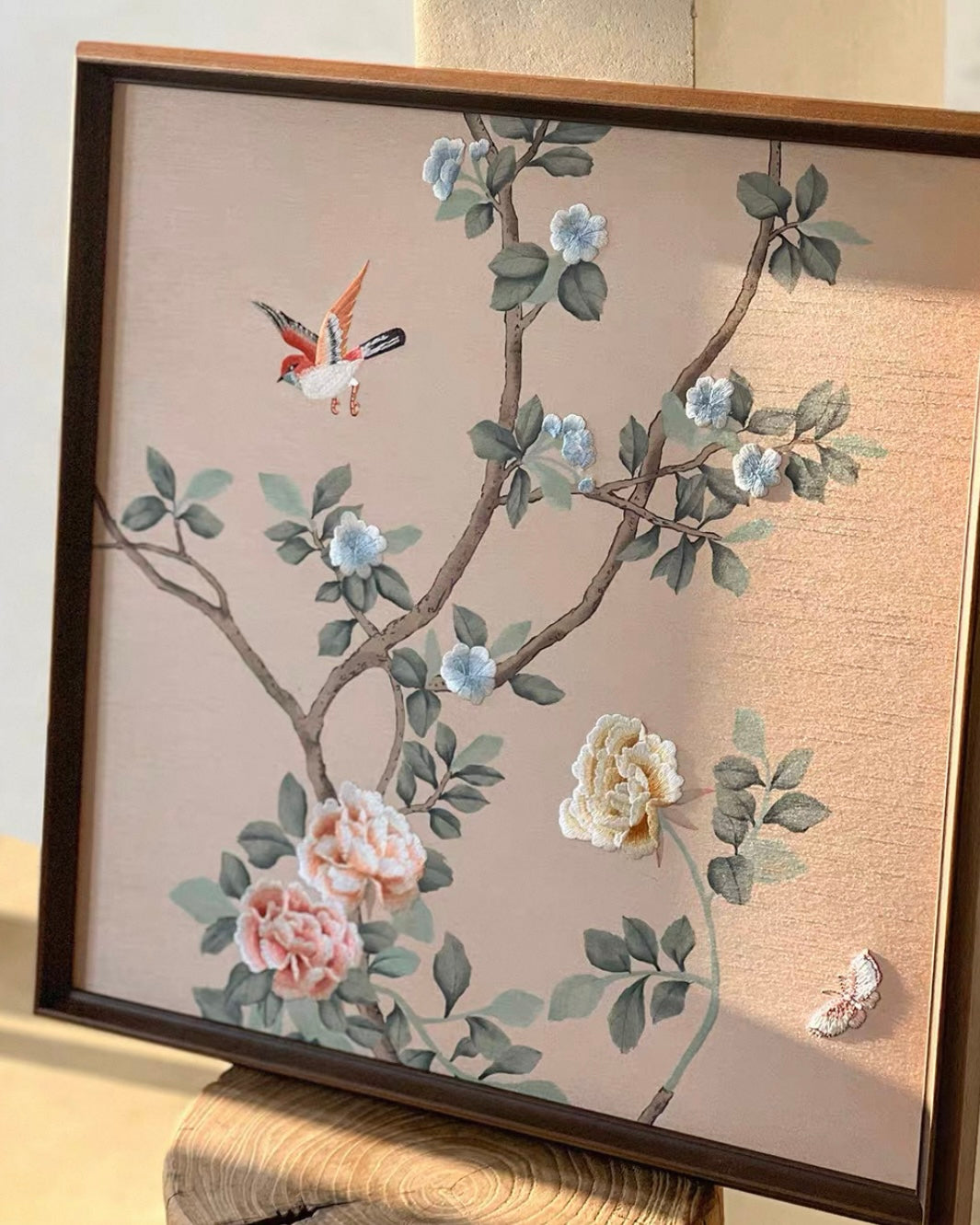 "Flowers and Birds of Prosperity" Embroidered Wall Art – A Timeless Blessing of Fortune and Elegance