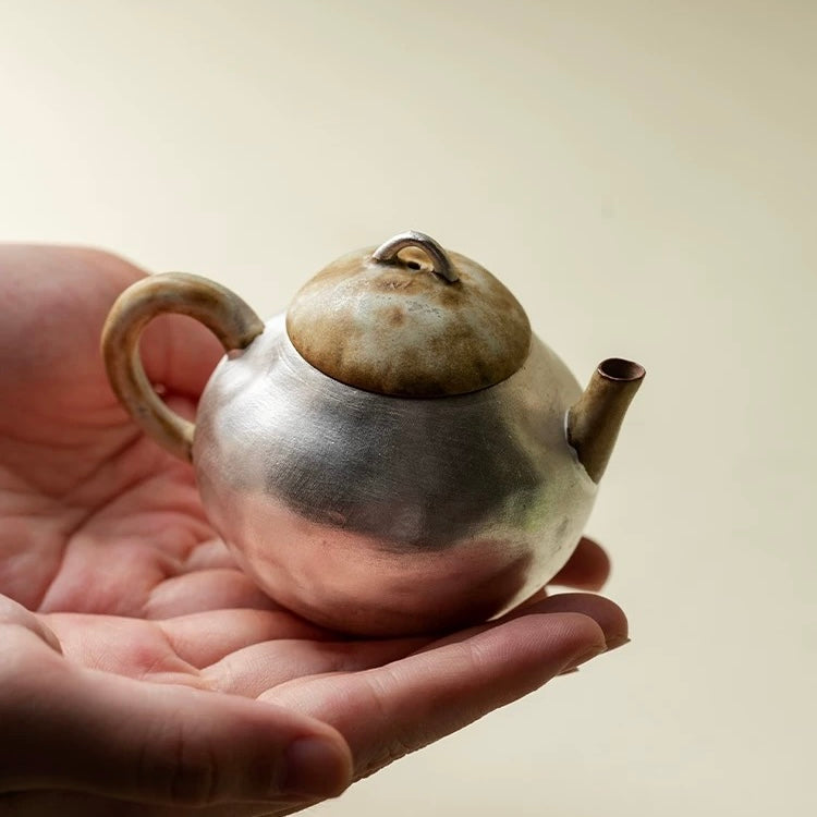 "Silver-Clad Primacy" | Japanese-Style Coarse Pottery Gilded Silver Teapot