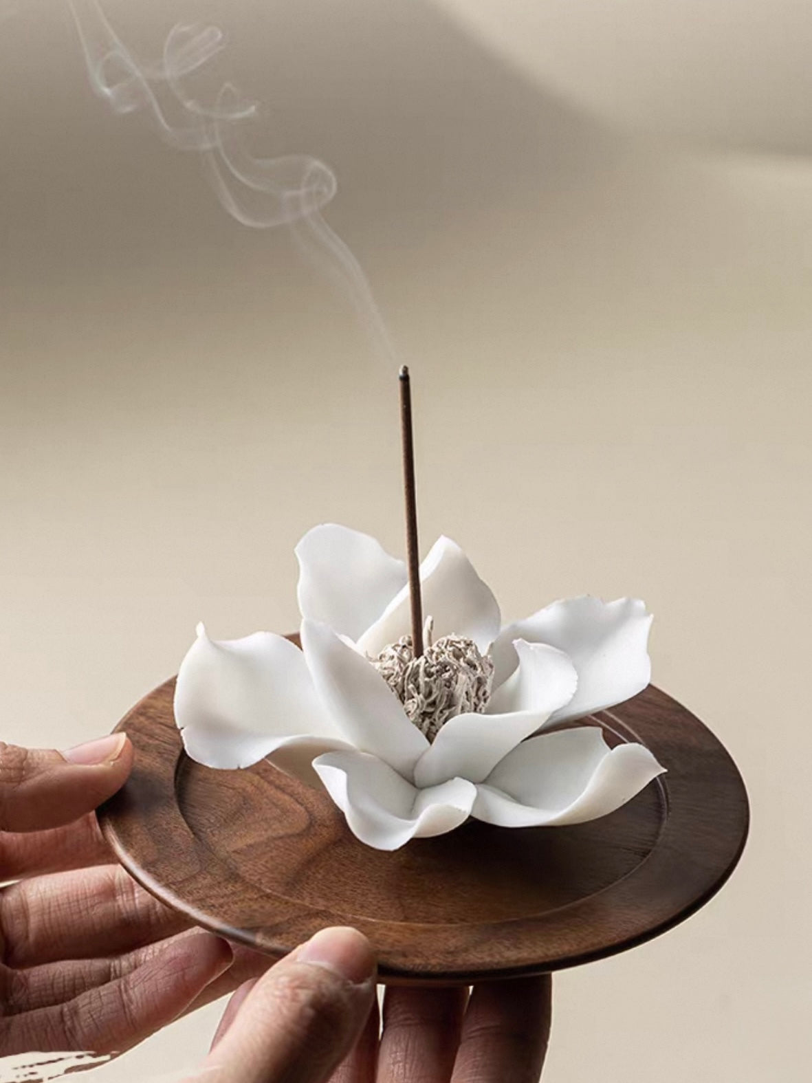 Handcrafted Gardenia Porcelain Incense Holder – Jingdezhen Ceramic Flower with Optional Walnut Wood Base