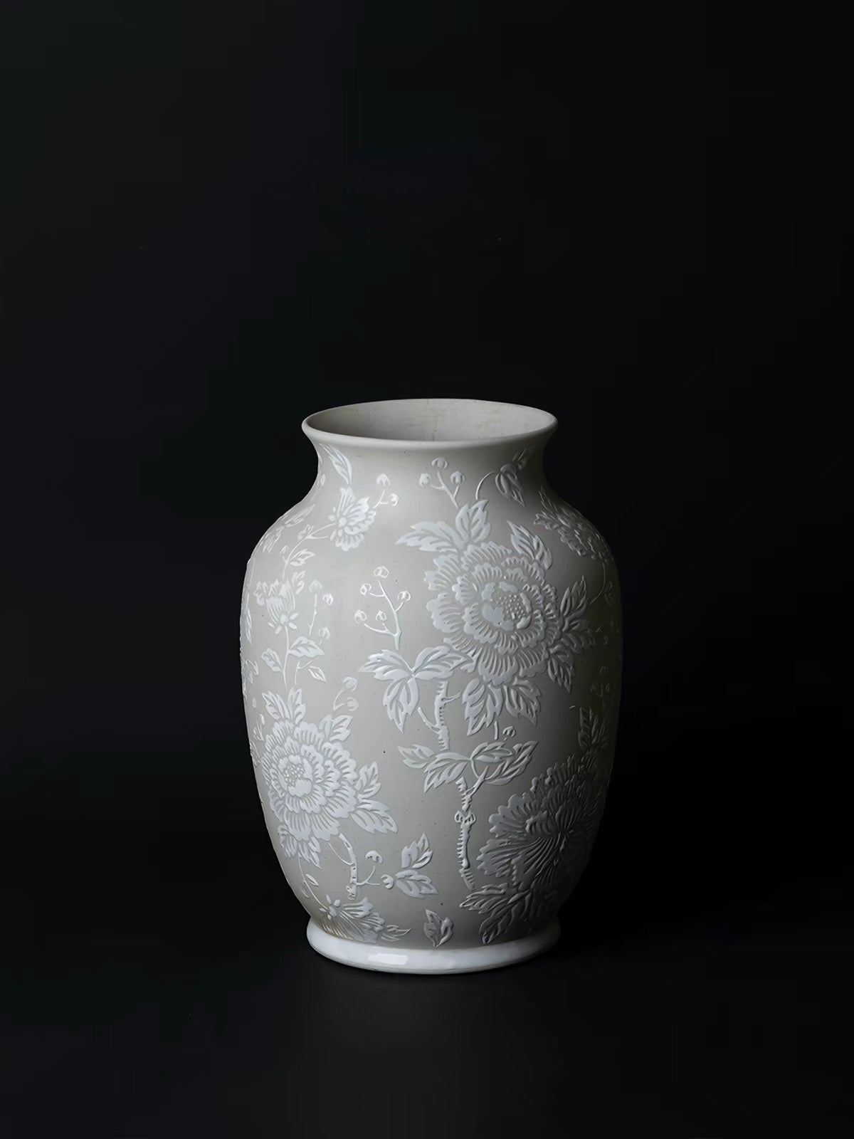 Handcrafted Grey Relief Floral Ceramic Vase – Sculptural Decorative Vase