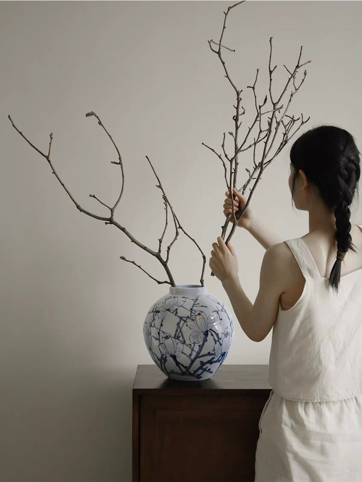 Handcrafted Blue Blossom Porcelain Vase with Gold Accents – Sculptural Floral Decorative Vase