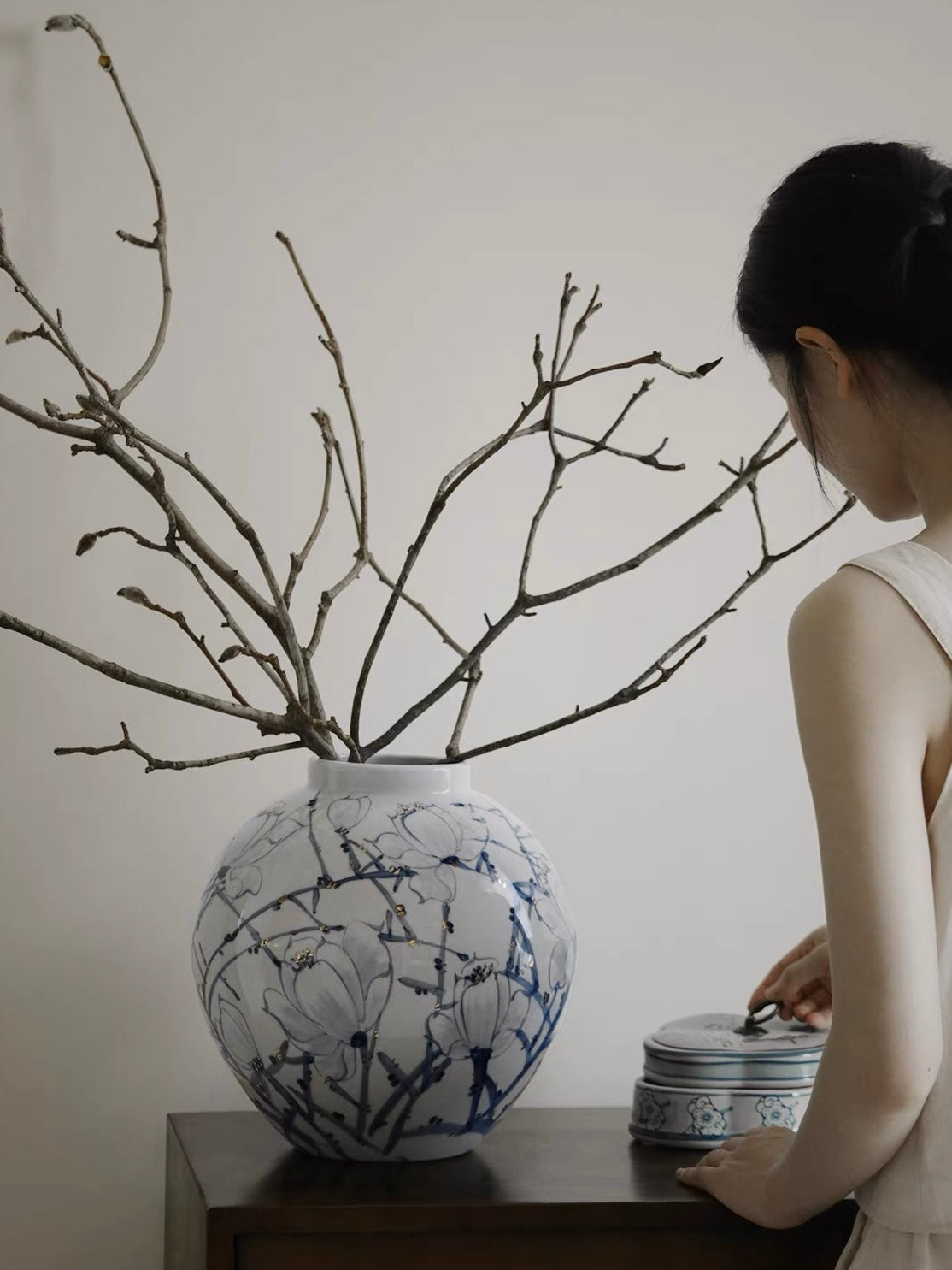 Handcrafted Blue Blossom Porcelain Vase with Gold Accents – Sculptural Floral Decorative Vase