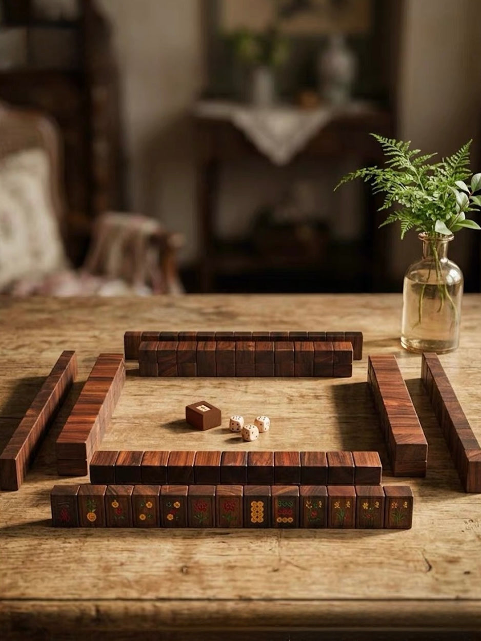 Heritage Mahjong Set in Hong Suanzhi Wood Case