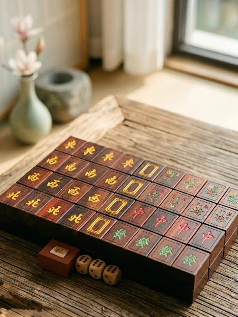 Heritage Mahjong Set in Hong Suanzhi Wood Case
