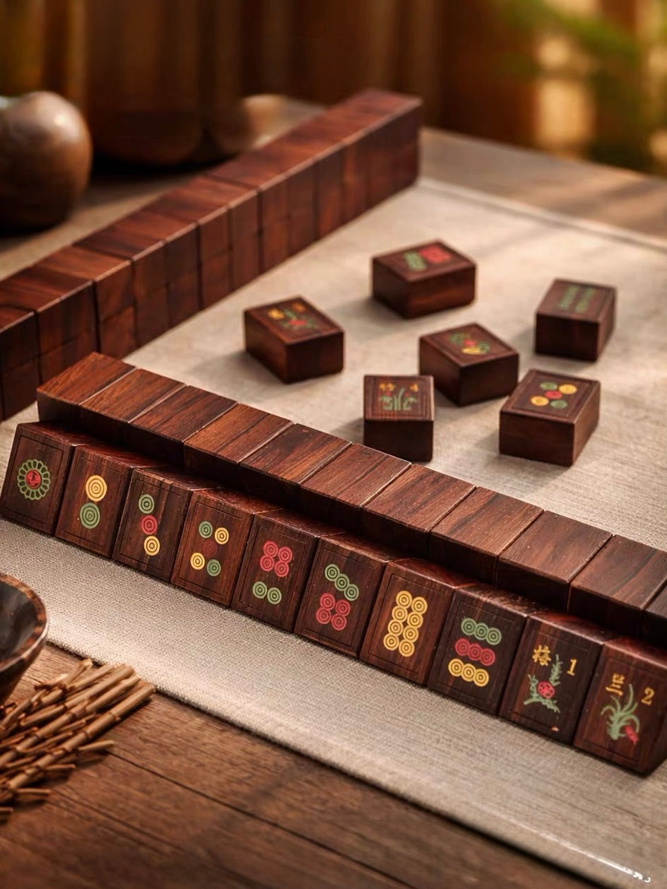 Heritage Mahjong Set in Hong Suanzhi Wood Case