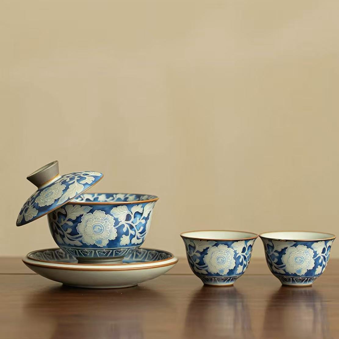 Ru-Keramik & Yuan-Blauweiß „Yuanbao“ schwimmende Sancai Gaiwan (Geschenkset)