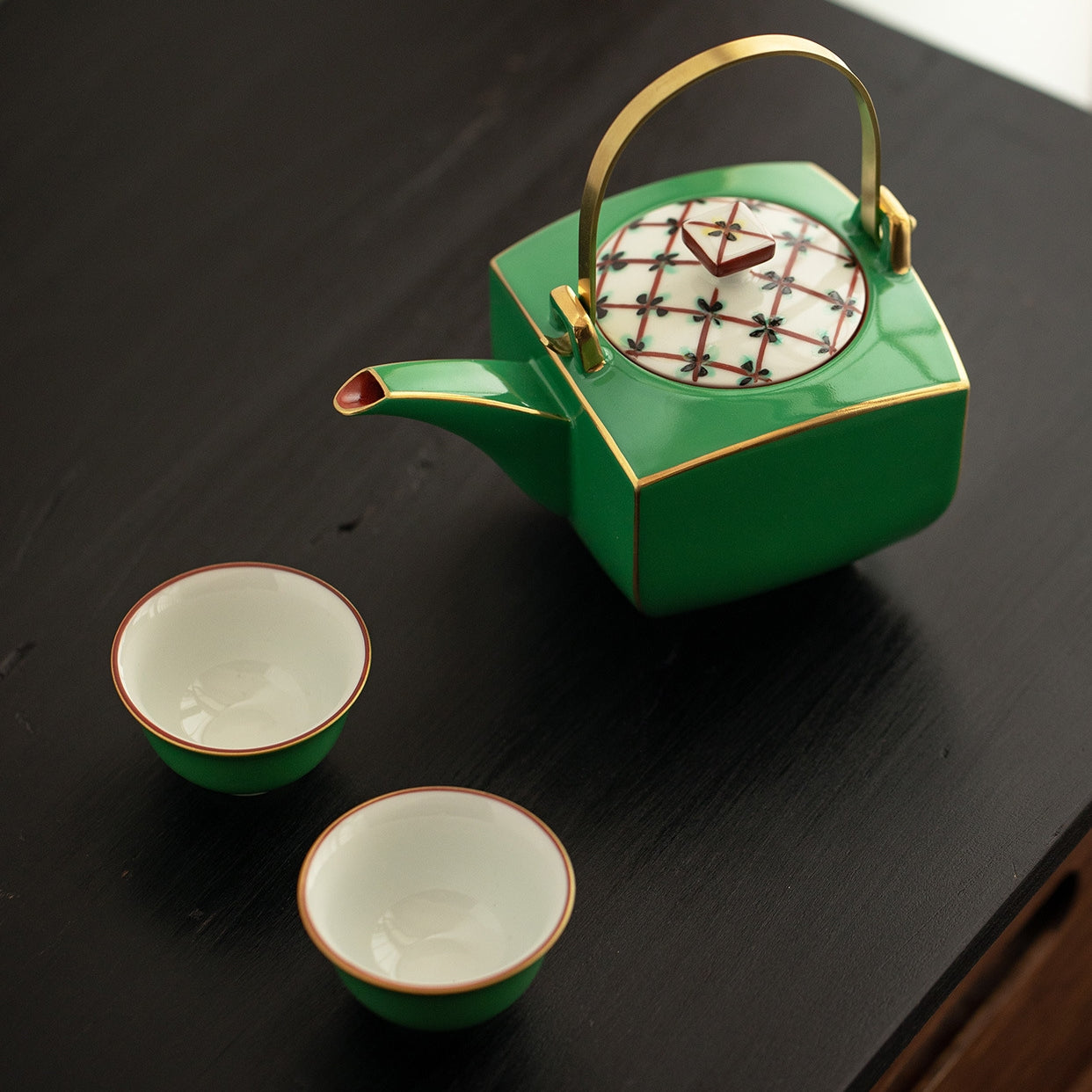 Japanese Zouzeng Kiln "Moeghi" Hand-Painted Gold Green Glaze Tea Set