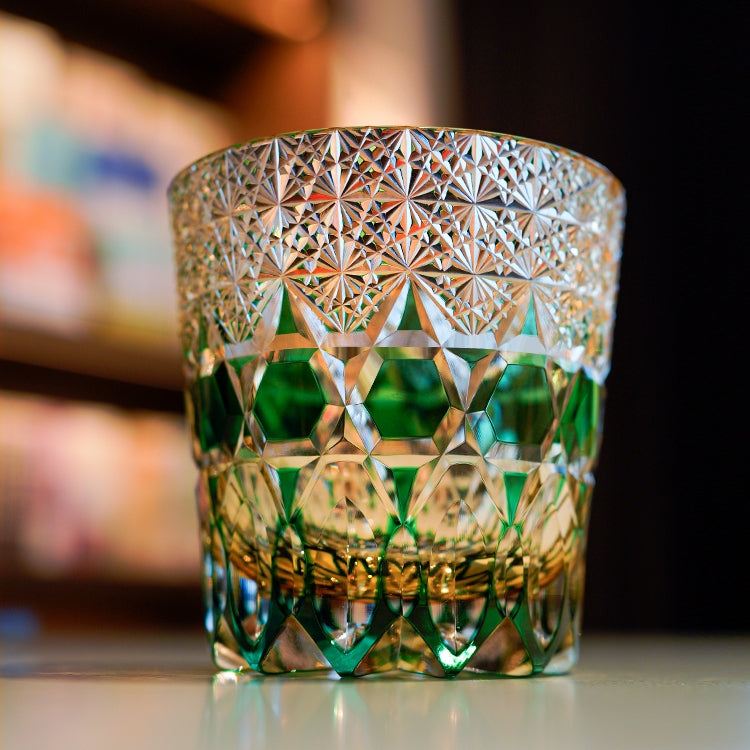 Edo Kiriko Handcrafted Emerald Fluorite Whisky Glass – A Verdant Glimmer of Radiance