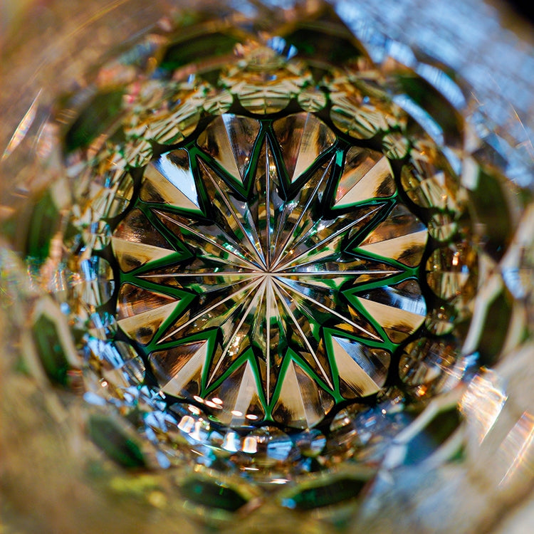 Edo Kiriko Handcrafted Emerald Fluorite Whisky Glass – A Verdant Glimmer of Radiance