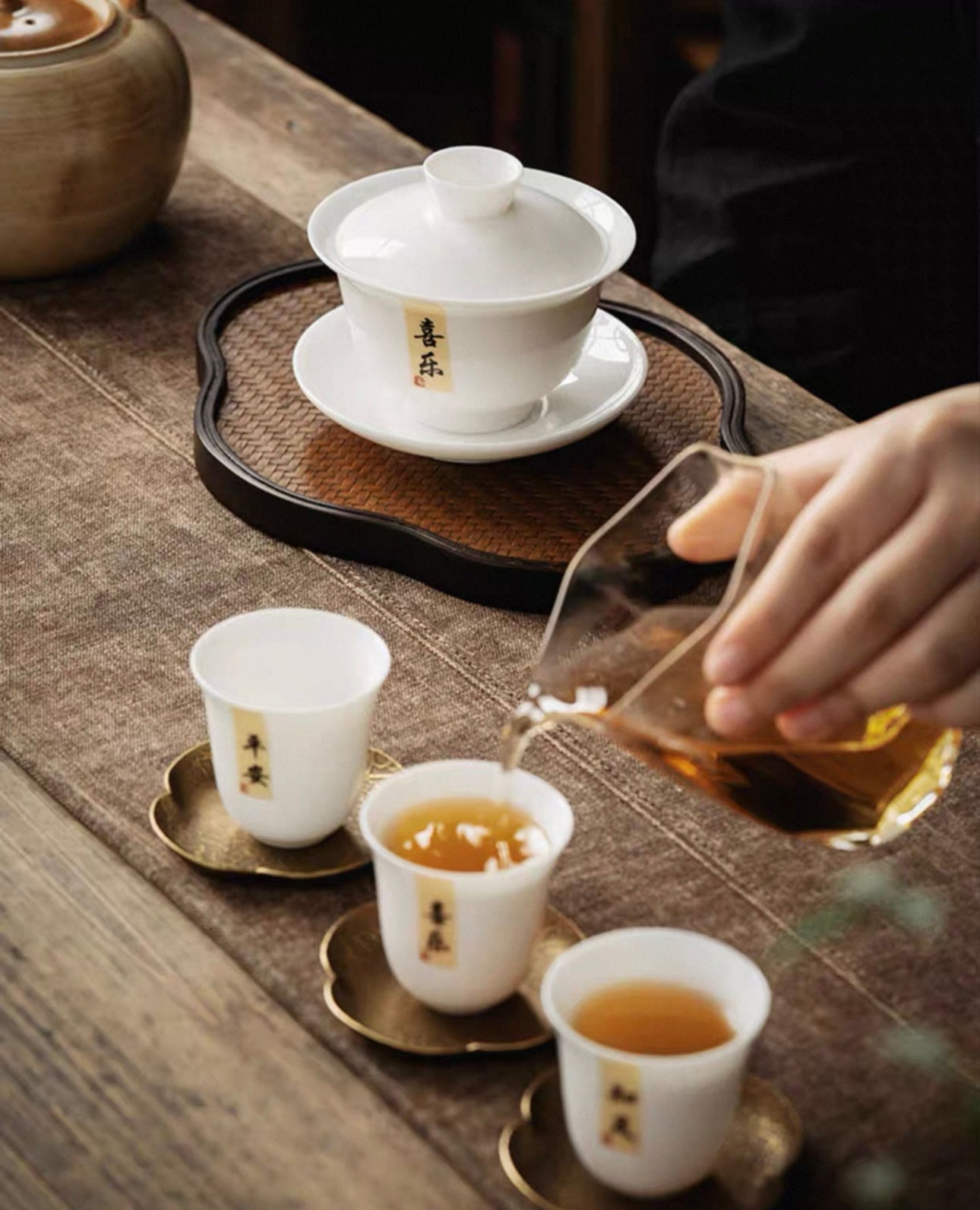Personalized Dehua White Porcelain Gaiwan Tea Set